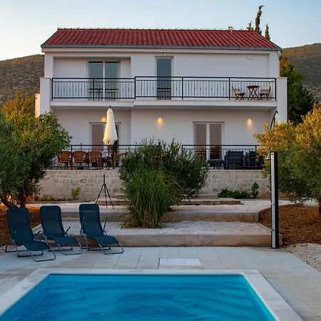Luxury Levantino Villa *